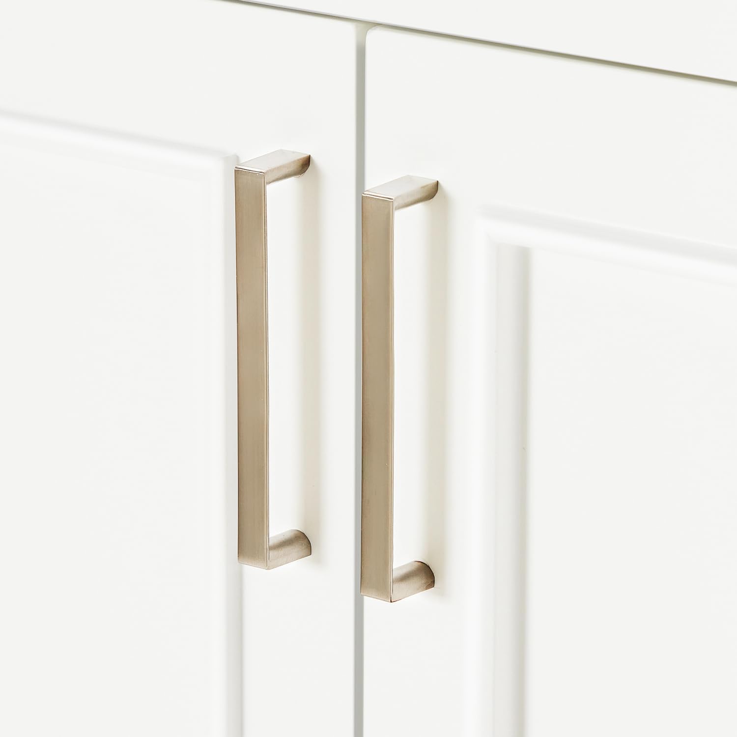 ARIEL Stafford 48-inch Bathroom Vanity with Sink,Solid Wood, 1.5-inch Italian Carrara Marble Countertop, Single Rectangular Porcelain Sink, 2 Soft Closing Doors, 9 Dovetail Drawers, White
