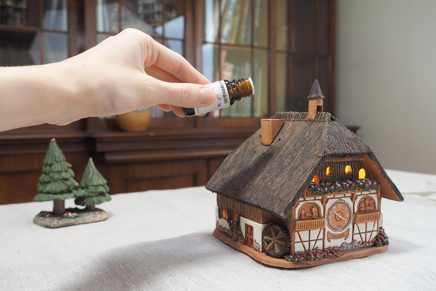 Ceramic Miniature House Cuckoo Clock House in Black Forest, Germany, Tealight Candle Holder Room Decoration Handcrafted Collectible Miniature Aroma Light House C298