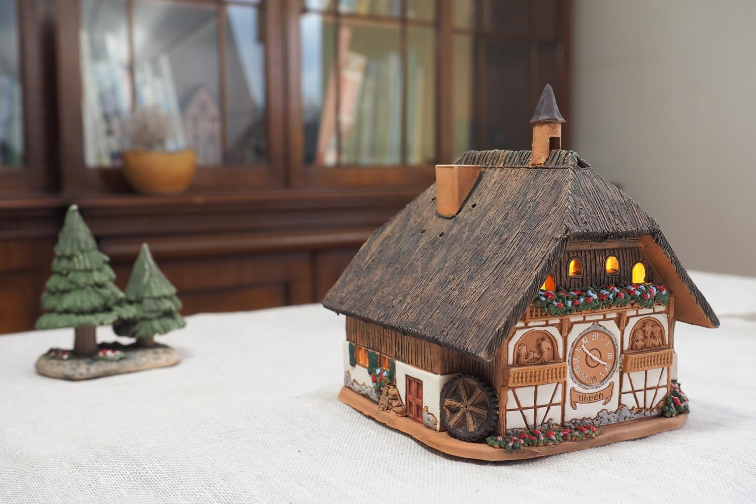 Ceramic Miniature House Cuckoo Clock House in Black Forest, Germany, Tealight Candle Holder Room Decoration Handcrafted Collectible Miniature Aroma Light House C298
